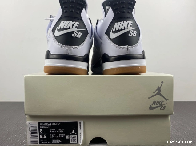 SB DR5415-100 Jordan Retro 4 0707